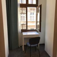 Двухместный (Двухместный номер с двухъярусной кроватью и внешней ванной комнатой) отеля Hotel Pilgrim, Карловы Вары