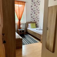 Двухместный (Двухместный номер эконом-класса с 2 отдельными кроватями) отеля Hotel Orlan, Братислава