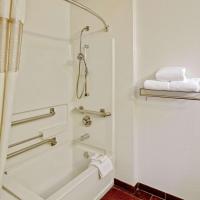 Четырехместный (Номер с кроватью размера «king-size» - Подходит для гостей с ограниченными физическими возможностями - Для некурящих) отеля La Quinta by Wyndham Las Vegas RedRock/Summerlin, Лас-Вегас