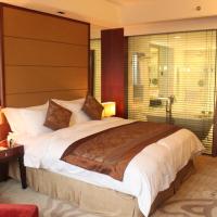 Сьюит (Family Suite 2 King Smoking) отеля Wyndham Garden Suzhou, Сучжоу