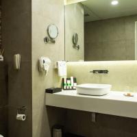 Двухместный (Улучшенный двухместный номер с 1 кроватью или 2 отдельными кроватями) отеля The Fern Residency Mumbai, Мумбай