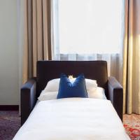 Трехместный (Классический двухместный номер с 1 кроватью или 2 отдельными кроватями и дополнительной кроватью) отеля Best Western Premier Kaiserhof Wien, Вена