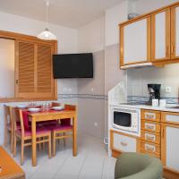 Апартаменты (One-Bedroom Junior Club (2 Adults + 1 Child)) курортного отеля Muthu Forte Da Oura, Албуфейра