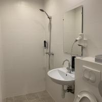 Семейный (Cемейный номер с собственной ванной комнатой) отеля Budget Dam Hotel, Амстердам