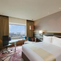 Двухместный (Superior King Room(15% Discount on F&B,Spa Services and Laundry)) отеля Holiday Inn Jaipur City Centre, Джайпур