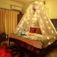 Сьюит (Stay in Honeymoon Cabana style Suite with Decorated Bathtub & Candlelight Dinner / Lunch) отеля Sarang Palace, Джайпур