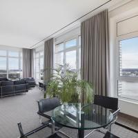 Сьюит (Люкс с кроватью размера «king-size») отеля Holiday Inn Hamburg, Гамбург