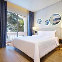 Двухместный (Стандартный номер с кроватью размера «queen-size», со стороны холма) курортного отеля Lan Rung Resort & Spa, Вунгтау