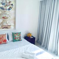 Двухместный (Двухместный номер Делюкс с 1 кроватью и балконом) отеля Straw Hat, Нячанг