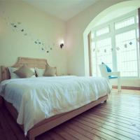 Двухместный (Номер с кроватью размера "king-size" и видом на сад) хостела Captain's House, Санья