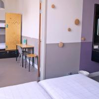 Семейный (Quadruple Family Room with Private Bathroom) хостела Stayokay Amsterdam Zeeburg, Амстердам