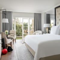 Трехместный (Номер Wellness с кроватью размера «king-size» и балконом) отеля Four Seasons Hotel Los Angeles at Beverly Hills, Лос-Анджелес