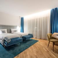 Двухместный (Номер «Премиум», бесплатное посещение оздоровительного центра) отеля Hotel Caro Golf, Бухарест