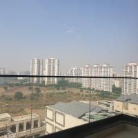 Сьюит (Weekend getaway in a Suite with Balcony with Breakfast and one fixed major meal for two) отеля Holiday Inn Gurugram Sector 90, an IHG Hotel, Гургаон