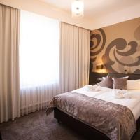 Двухместный (Двухместный номер с французской двуспальной кроватью) отеля Hotel am Festspielhaus Bayerischer Hof - Superior, Баден-Баден