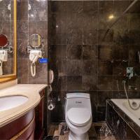 Двухместный (Стандартный номер с кроватью размера "queen-size") отеля Howard Johnson Hong Qiao Airport Hotel Shanghai, Шанхай