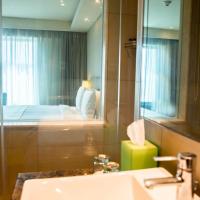 Двухместный (Day Use Room - Deluxe Room (Check in at 10 AM and Check out at 7 PM - Same Day)) отеля Holiday Inn Chennai OMR IT Expressway, Ченнаи