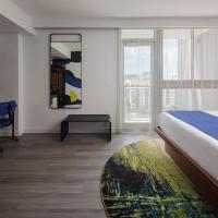 Сьюит (King Suite with Accessible Roll-In Shower - Non-Smoking) отеля Hotel Indigo - Miami Brickell, an IHG Hotel, Майами