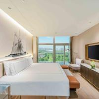 Сьюит (Duplex Club King Suite - Smoking) отеля Crowne Plaza Suzhou, Сучжоу