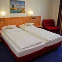 Трехместный (Трехместный номер) отеля Airport BusinessHotel Köln, Кельн