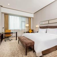 Двухместный (Представительский номер с кроватью размера «king-size» - Для некурящих) отеля Holiday Inn Beijing Deshengmen, Пекин