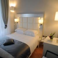 Сьюит (Family Suite Two Connecting Rooms) отеля Palazzo Caracciolo Napoli - MGallery by Sofitel, Неаполь