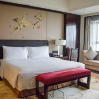 Двухместный (Номер Делюкс с кроватью размера «king-size») курортного отеля Crowne Plaza Chengdu Panda Garden, Чэнду