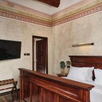 Сьюит (Полулюкс) отеля Hotel Copernicus, Краков