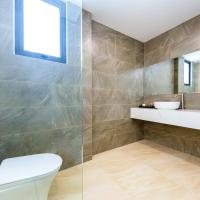 Двухместный (Двухместный номер с 1 кроватью и видом на горы) отеля TuBong Hotel Private Enterprise, Нячанг