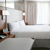 Двухместный (Небольшой номер с кроватью размера «queen-size») отеля Club Quarters Hotel, Grand Central, Нью-Йорк