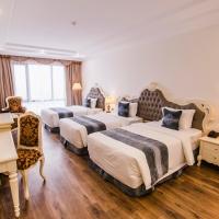 Сьюит (Семейный люкс) отеля Khách sạn Minh Phú Diamond Palace, Винь