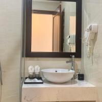 Двухместный (Двухместный номер Делюкс с 1 кроватью) отеля Paragon Noi bai Hotel & Pool, Ханой