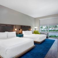 Двухместный (Deluxe Queen Room with Two Queen Beds - Mobility Access/Non-Smoking) отеля TRYP by Wyndham Orlando, Орландо