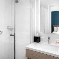 Двухместный (King Room with City and Roll-In Shower - Accessible) отеля Hyatt Place NYC Chelsea, Нью-Йорк