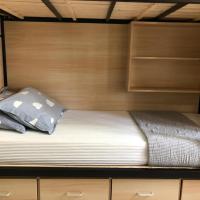 Номер (1 Single Pod in 6 Pods Mixed Dormitory) хостела Snooze Inn @Dickson Road, Сингапур (город)