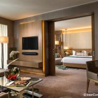 Сьюит (Люкс с кроватью размера «king-size») курортного отеля InterContinental Nha Trang, Нячанг