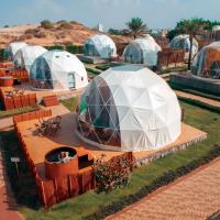 Номер (Панорамный люкс-шатер Dome) кемпинга Longbeach Campground, Рас-эль-Хайма