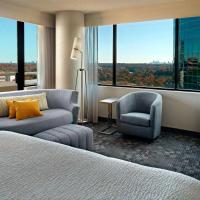 Трехместный (Guestroom King Cityview) отеля Sonesta Select Atlanta Cumberland Galleria, Атланта