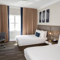 Четырехместный (Двухместный номер Делюкс с 1 кроватью) отеля San Juan Hotel Miami Beach, Майами-Бич