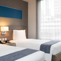 Двухместный (Делюкс с 2 кроватями - Для некурящих) отеля Holiday Inn Express Bangkok Sathorn, Бангкок