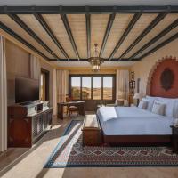 Двухместный (Номер Делюкс с террасой) курортного отеля Anantara Qasr al Sarab Desert Resort, Jurayrah