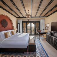 Двухместный (Номер Делюкс с балконом) курортного отеля Anantara Qasr al Sarab Desert Resort, Jurayrah