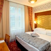 Двухместный (Улучшенный номер Viennese Elégance) отеля Mercure Josefshof Wien, Вена