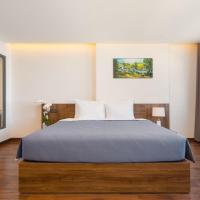 Двухместный (Номер с кроватью размера «king-size» и видом на море) отеля Avenis Hotel, Дананг