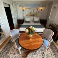 Двухместный (Chambre Deluxe Terrasse Vue Mer) отеля Hôtel Le Richelieu, Ре