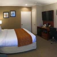 Трехместный (Стандартный номер с 1 кроватью размера «king-size» и диваном-кроватью - Для некурящих) отеля Comfort Inn Santa Monica - West Los Angeles, Лос-Анджелес