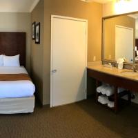 Семейный (Семейный номер с 1 кроватью размера «king-size» и 2 кроватями размера «queen-size», для некурящих) отеля Comfort Inn Santa Monica - West Los Angeles, Лос-Анджелес