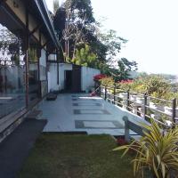 Трехместный (Трехместный номер Делюкс) отеля Heaven Seven Kandy, Канди