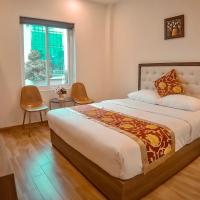 Двухместный (Улучшенный двухместный номер с 1 кроватью) отеля Swan Hotel, Хошимин