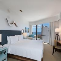 Трехместный (Номер с 1 кроватью размера «king-size» и видом на океан) курортного отеля Hyatt Centric Waikiki Beach, Гонолулу